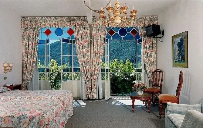 Superior Tek Büyük Yataklı Oda, Balkon, Göl Manzaralı