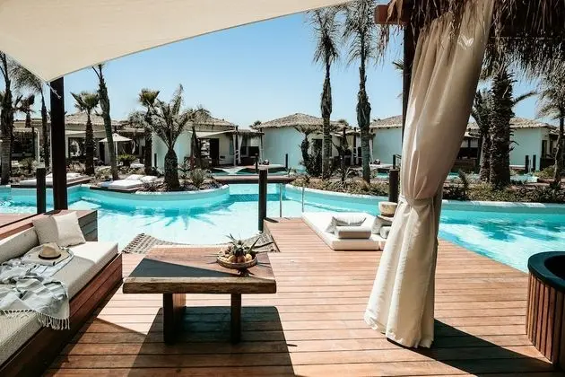 Grand Bungalov, Sıcak Su Küveti (Over water)