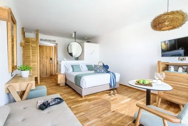 Luxury Oda, Havuz Manzaralı