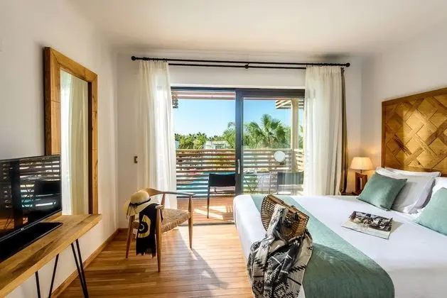 Luxury Oda, Havuz Manzaralı