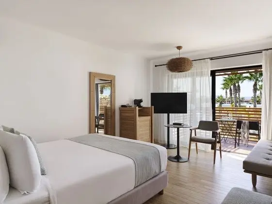 Luxury Oda, Havuz Manzaralı