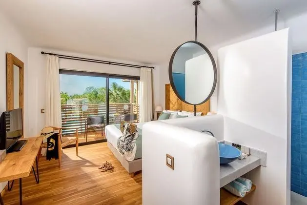 Luxury Oda, Havuz Manzaralı