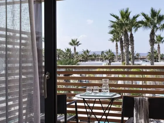 Luxury Oda, Havuz Manzaralı