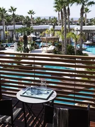 Luxury Oda, Havuz Manzaralı