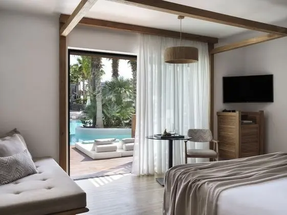 Premium Room Sharing Pool