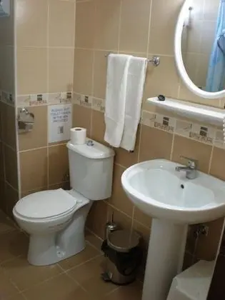 Lower Floor Double Room Single Use