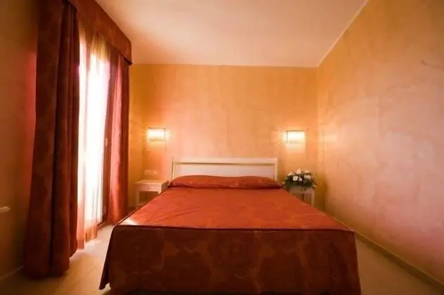 Classic Tek Büyük Yataklı Oda