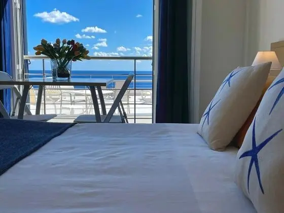 Deluxe Tek Büyük Yataklı Oda, Deniz Manzaralı