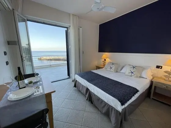 Deluxe Tek Büyük Yataklı Oda, Deniz Manzaralı