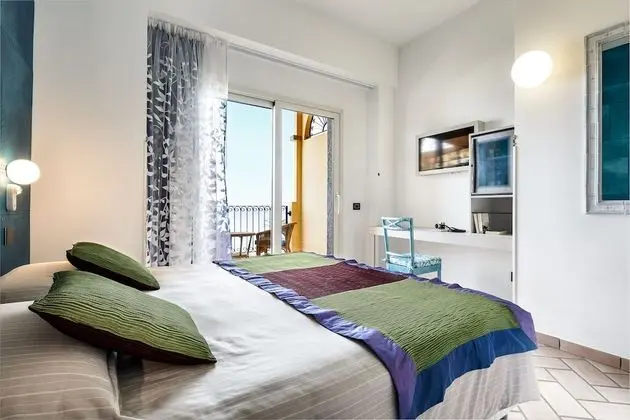 Deluxe Tek Büyük veya İki Ayrı Yataklı Oda, Deniz Manzaralı