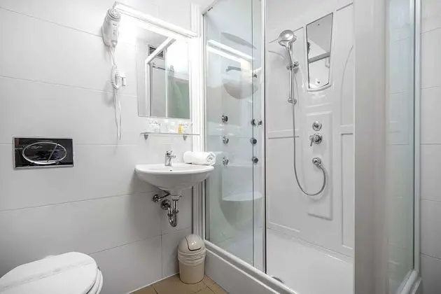 Standard Tek Büyük veya İki Ayrı Yataklı Oda