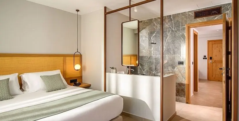 Family Suite Direct Access to Sharing Pool