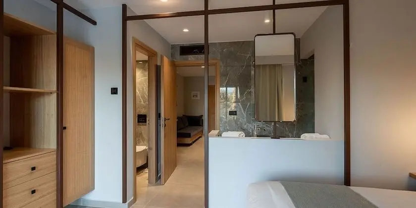 Family Suite Direct Access to Sharing Pool