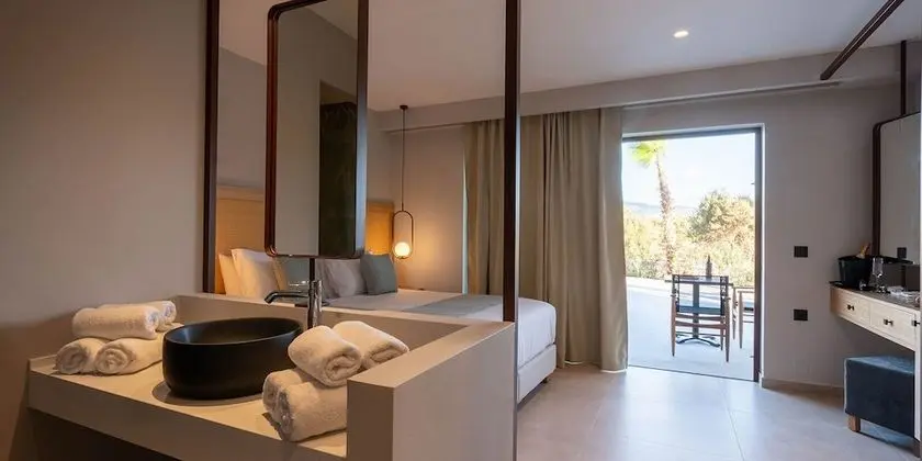 Family Suite Direct Access to Sharing Pool