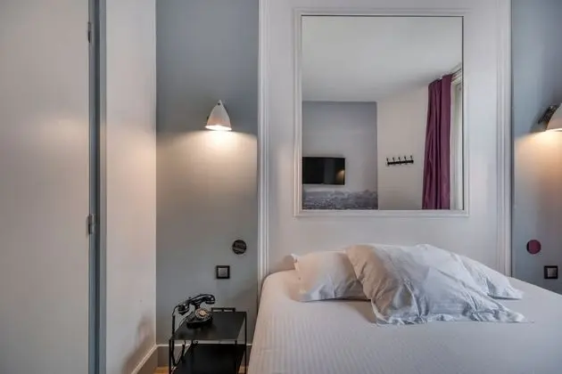 Classic Tek Büyük Yataklı Oda