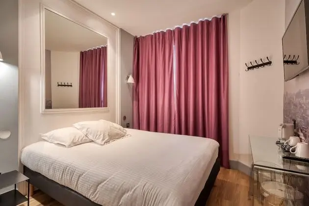 Classic Tek Büyük Yataklı Oda