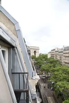 Classic Tek Büyük Yataklı Oda