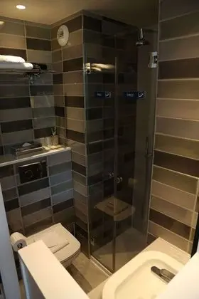 Classic Tek Büyük Yataklı Oda