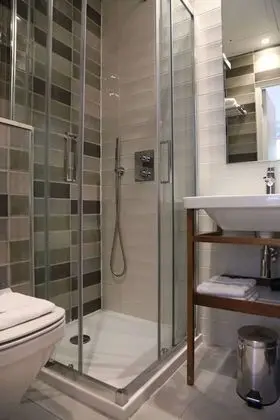 Classic Tek Büyük Yataklı Oda