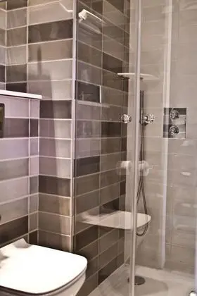 Classic Tek Büyük Yataklı Oda