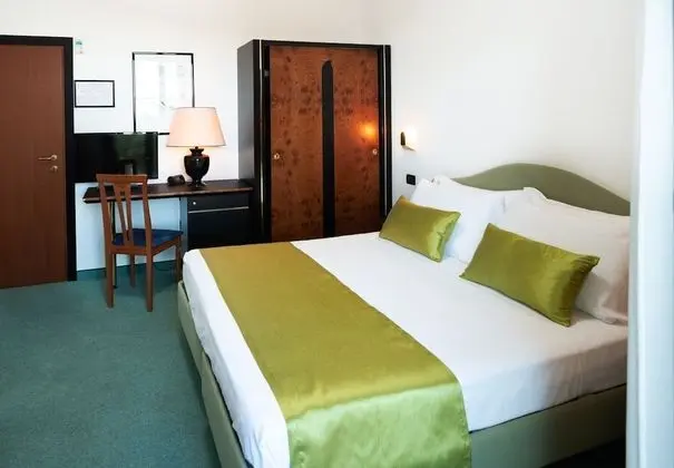 Superior Tek Büyük veya İki Ayrı Yataklı Oda