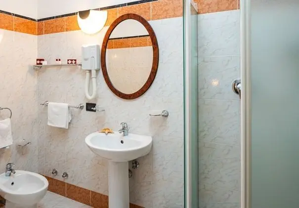 Superior Tek Büyük veya İki Ayrı Yataklı Oda