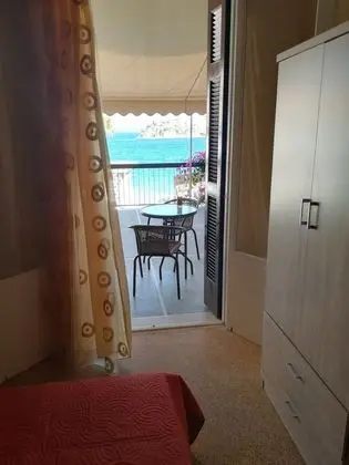 Tek Büyük veya İki Ayrı Yataklı Oda, Balkon, Deniz Manzaralı