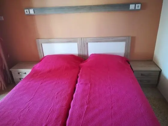 Tek Büyük veya İki Ayrı Yataklı Oda, Balkon, Deniz Manzaralı