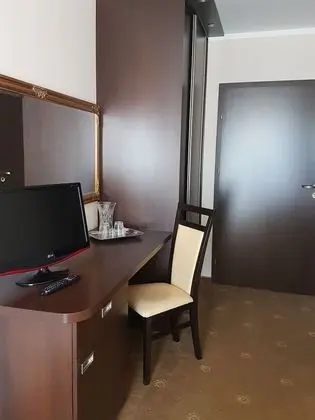 Tek Büyük veya İki Ayrı Yataklı Oda, Göl Manzaralı