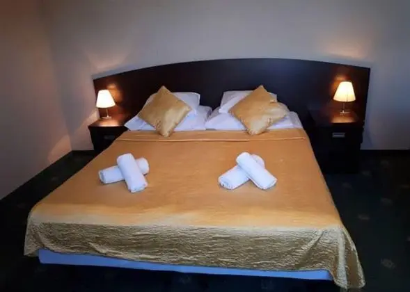 Tek Büyük veya İki Ayrı Yataklı Oda, Göl Manzaralı