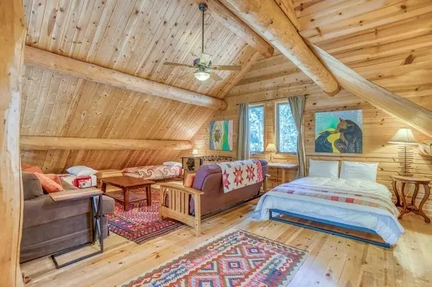 Ev, Birden Çok Yatak (The Stellar Cabins)