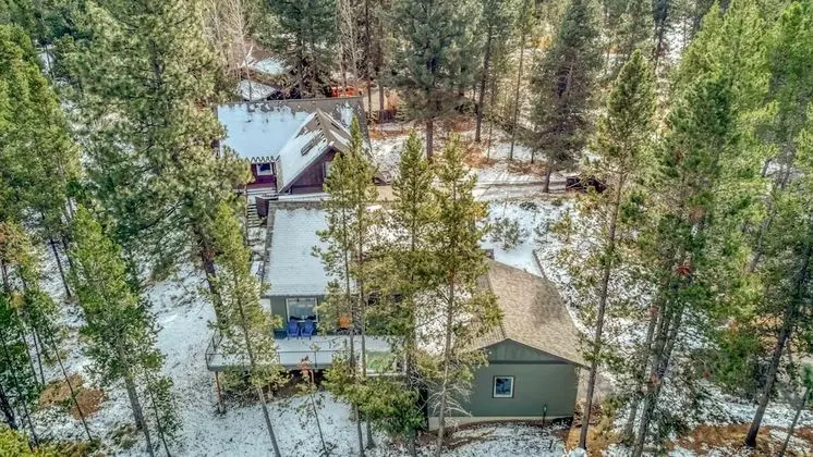 Ev, Birden Çok Yatak (The Stellar Cabins)