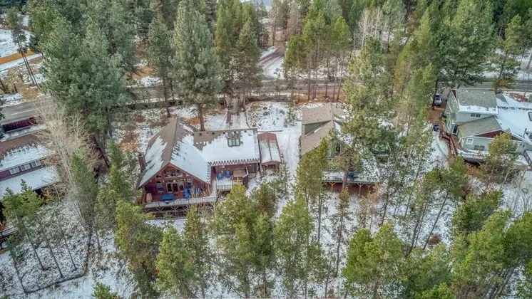 Ev, Birden Çok Yatak (The Stellar Cabins)