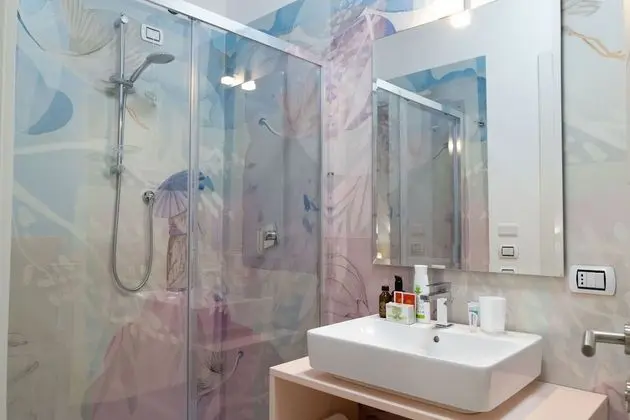 Comfort Tek Büyük veya İki Ayrı Yataklı Oda