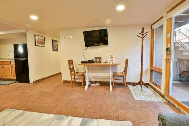 Kır Evi, 1 Büyük (Queen) Boy Yatak ve Çekyat, Dağ Manzaralı (StellaRuby Cottages - Violet)