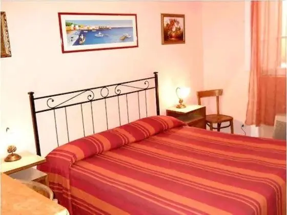 Tek Büyük Yataklı Oda, Ortak Banyo