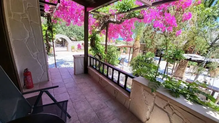 Tek Büyük veya İki Ayrı Yataklı Oda, Balkon