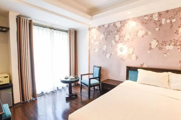 Street View Balcony Suite
