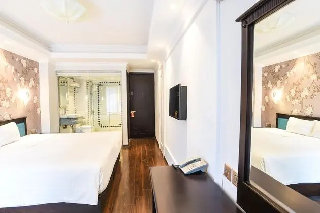 Street View Balcony Suite