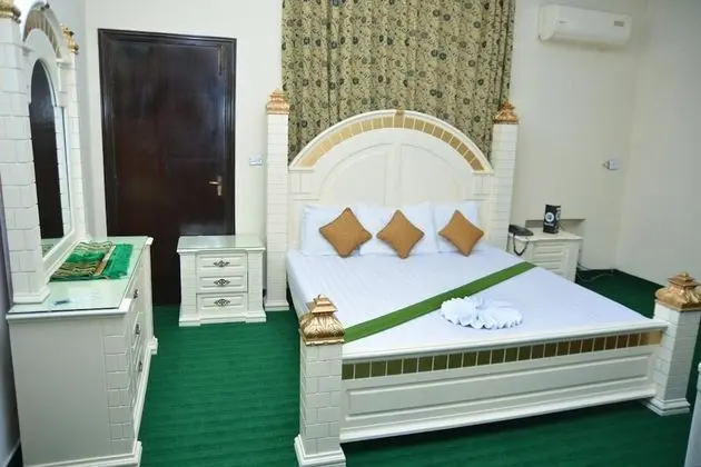 Tek Büyük Yataklı Oda (Budget)