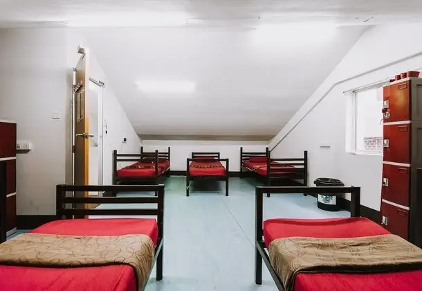 Ortak Ranzalı Oda, Karma Ranzalı Oda (1 Bed in 8 Single Beded)