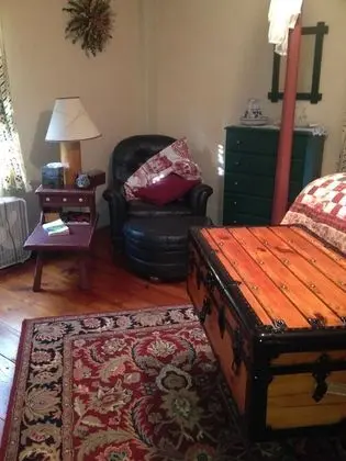 Charmingfare Room - Private Bath