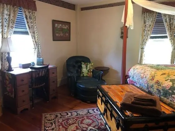 Charmingfare Room - Private Bath