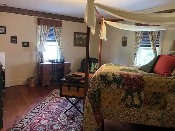 Charmingfare Room - Private Bath