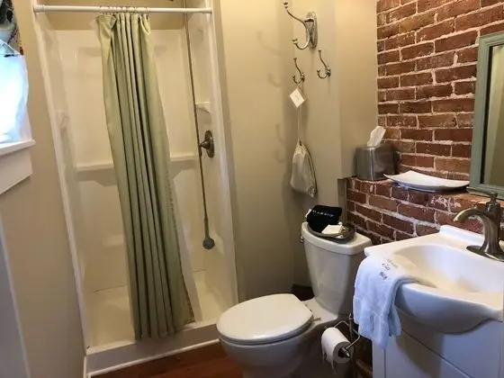 Oda, Özel Banyo (Music Room)