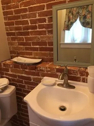 Oda, Özel Banyo (Music Room)
