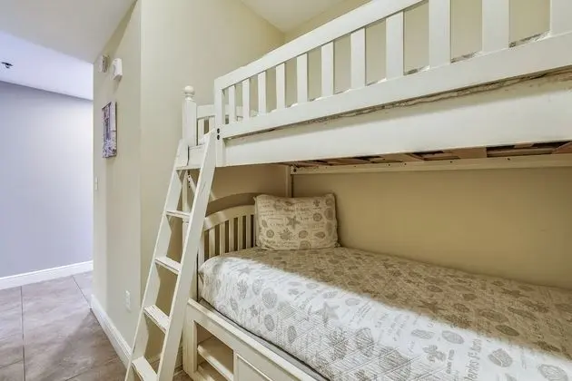 Daire, 2 Yatak Odası, Balkon, Okyanusa Sıfır (1702)