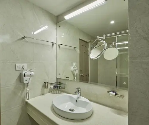 Deluxe Tek Büyük Yataklı Oda, 1 Büyük (Queen) Boy Yatak, Banyolu/Duşlu, Şehir Manzaralı