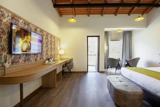 Premier Oda, Balkon (Super)