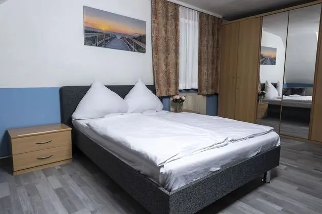 Üç Kişilik Oda